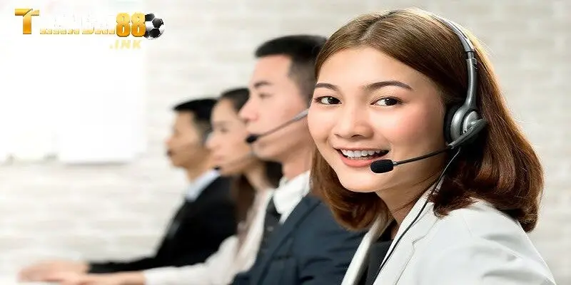 Liên lạc với bộ phận chăm sóc khách hàng Thanbai88 khi bị khóa acc